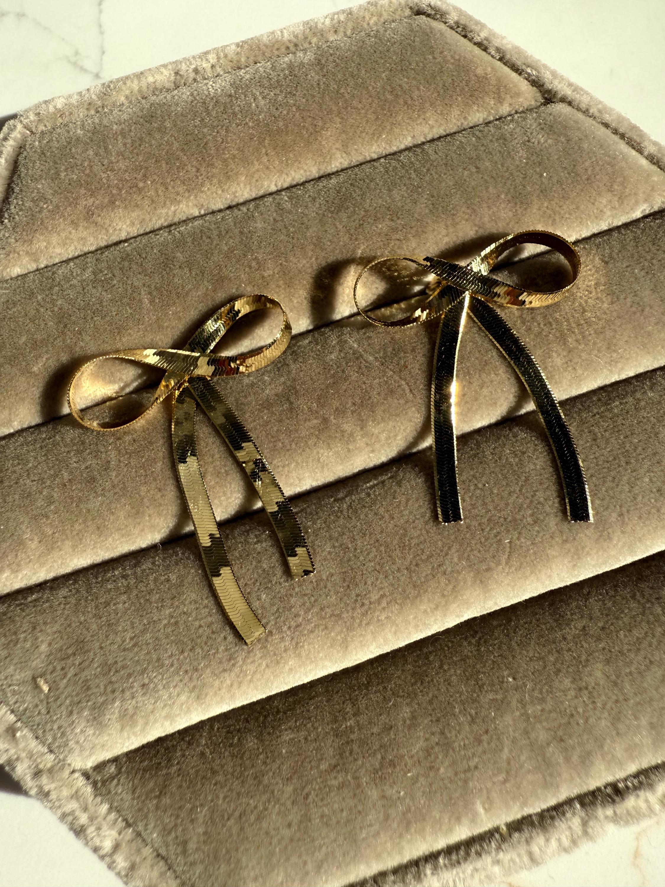 Herringbone 14K Yellow Gold 'Bow' Earrings.